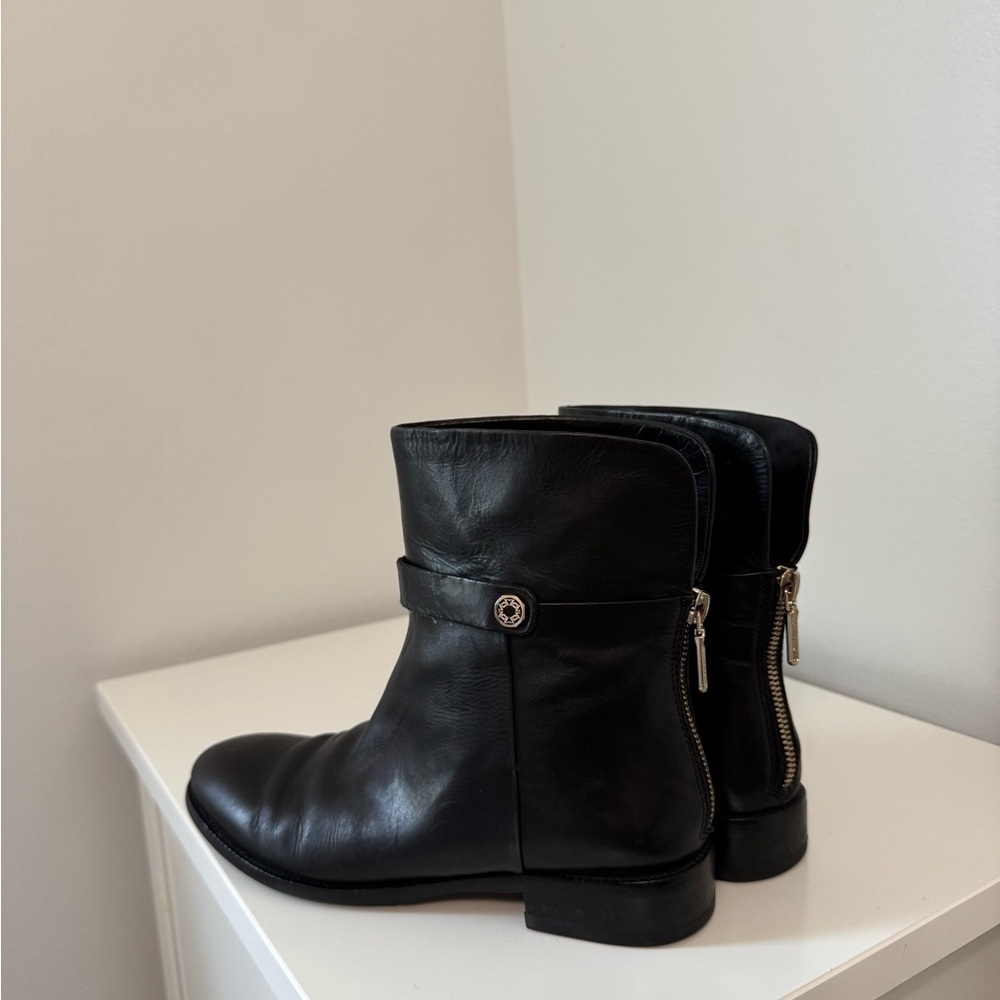 Black Boots CARLO PAZOLINI!Size 6-7 perfect for Fall , Winter and Spring seasons